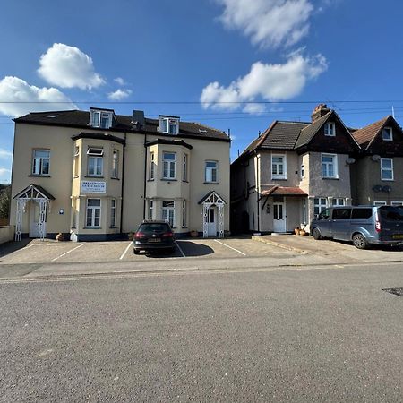 Brentwood Guest House Hotel Exterior photo